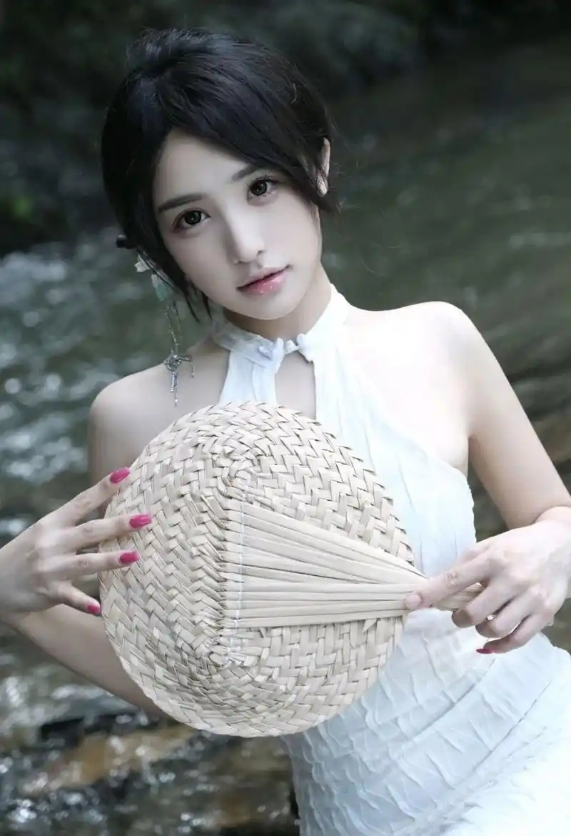 东栏雪